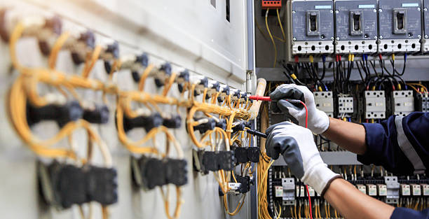 Professional Electrician technician working in Konawa, OK